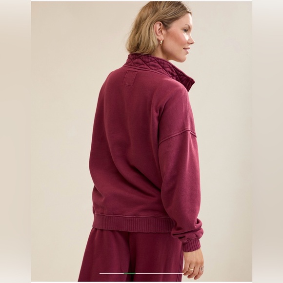 Aerie Quarter Snap Oversized fleece sweatshirt in deep cherry color - Picture 2 of 9